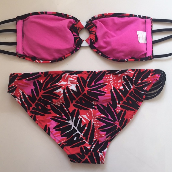 Strapless Bikini - Picture 2 of 3